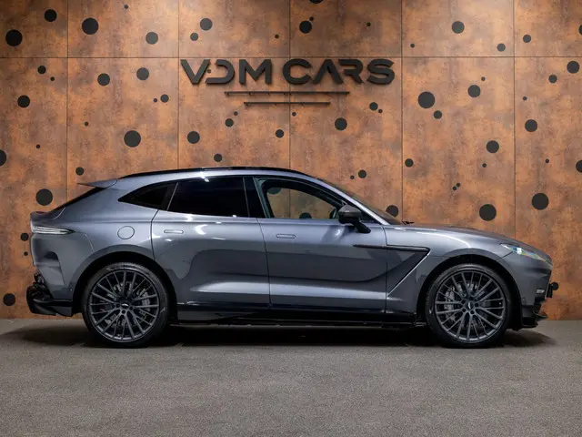 Aston Martin DBX