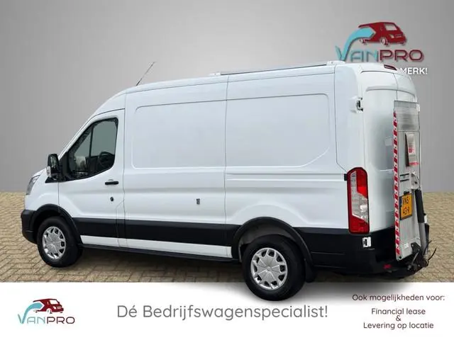 Ford Transit 350 2.0 TDCi 130PK L2H2 / Laadlift / Koeling / NL Auto NAP / Zonnepanelen / Navi / Koel...