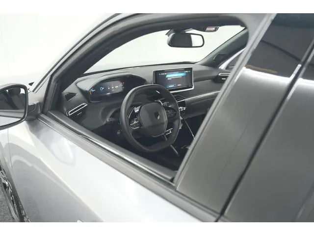 Peugeot 2008 Hybrid 136 e-DCS6 Allure | 360 Camera | Dodehoekdetectie | Navigatie | Adaptieve Cruise...