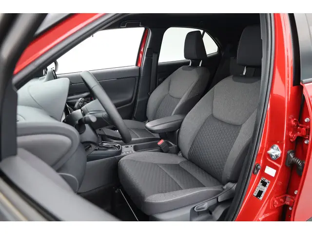 Toyota Yaris Cross 1.5 Hybrid 130 Teamplayer | Winter pakket | Safety pakket | Navi | Adapt. Cruise...