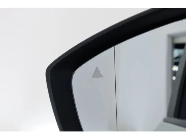 Mazda MX-30 e-SkyActiv 145 36 kWh | Navi | Adapt. Cruise | Camera | PDC | Apple CarPlay | Dodehoekde...