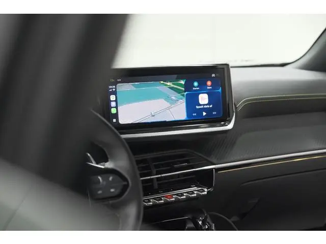 Peugeot 2008 PureTech 130 EAT8 GT | Camera | Apple Carplay | Parkeersensoren | 17 Inch Lichtmetalen...