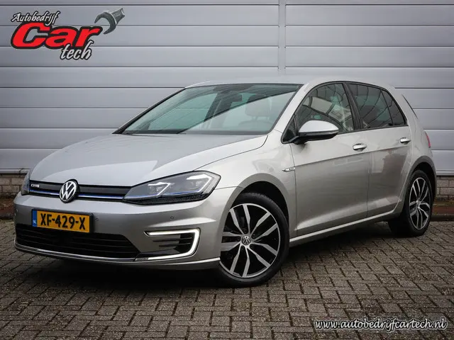 Volkswagen e-Golf e-Golf | Clima | Cruise | Navi | Pdc | 17 Inch | Led | Pdc voor/achter | 12