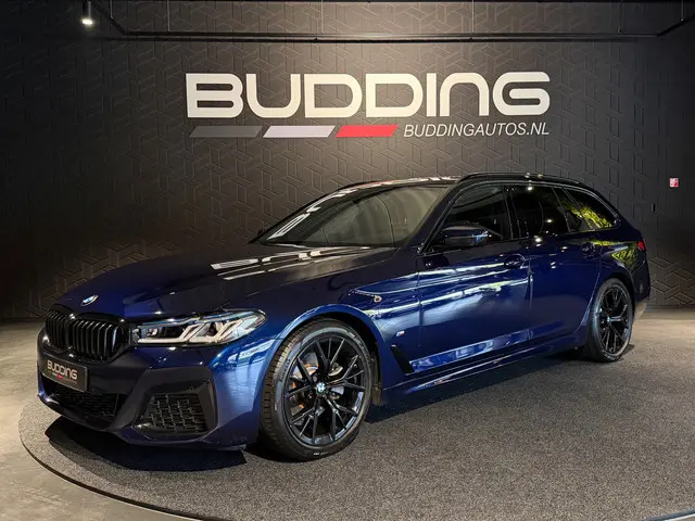 BMW 5-serie Touring 520i Business Ed | M-sport | Trekhaak | Tansanitblau