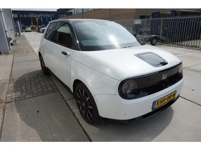 Honda E