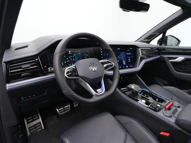 Volkswagen Touareg 3.0 TSi eHybrid 408 pk 4MOTION R | Panoramadak | Trekhaak | Nachtzicht | Puglia l...
