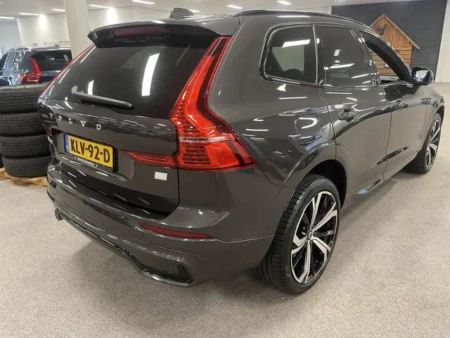 Volvo XC60 2.0 T8 PHEV AWD Long Range Ultra Dark Exec. Ed. Luchtvering/ Trekhaak 2250kg/ HUD/ 360 Ca...