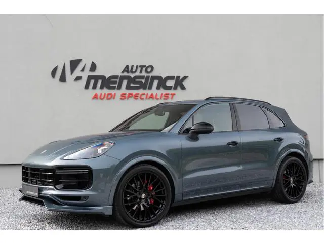 Porsche Cayenne 3.0 / Luchtvering/ Panoramadak/ 22 Inch Velgen/ 