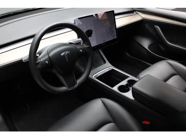 Tesla Model 3 Long Range AWD 75 kWh 90.5 SOH - Leder -19 INCH - Pano