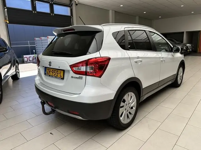 Suzuki S-Cross 1.4 Boosterjet Exclusive [ TREKHAAK I ALL-SEASON BANDEN I CLIMA 