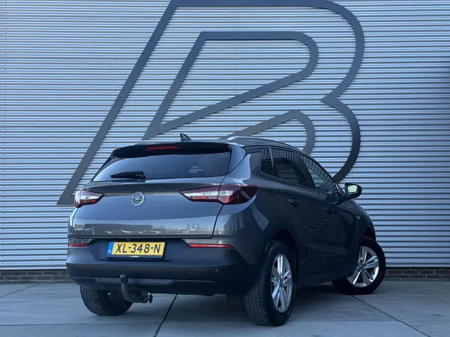 Opel Grandland X 1.2 Turbo Business + 2e Eigenaar|Navi|Camera|Trekhaak|D-riem v.v. in 2025|Clima|Cru...