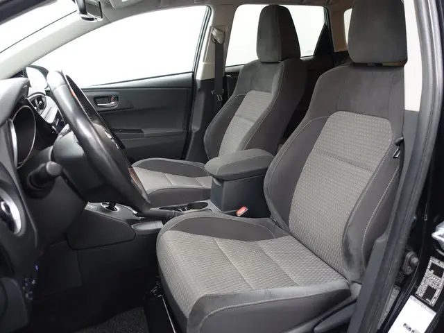 Toyota Auris Touring Sports 1.8 Hybrid Dynamic Aut- Comfort Interieur, Camera, Navi, Cruise, Clima,...
