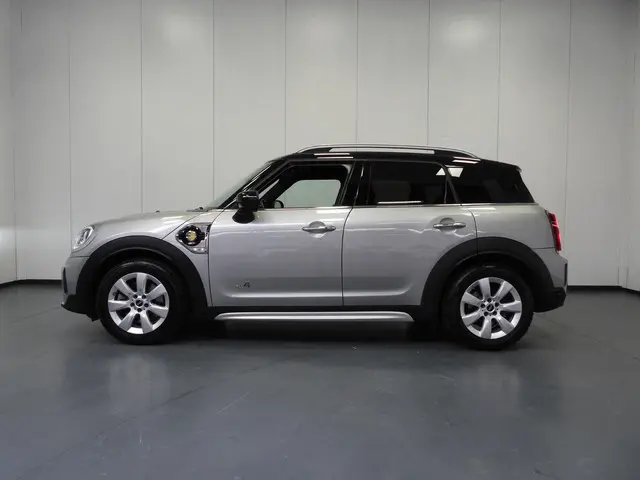 Mini Mini Countryman 1.5 Cooper S E ALL4 Chili NAVI/LEER/MEMORY/EL.KLEP/LED/17"LMV!