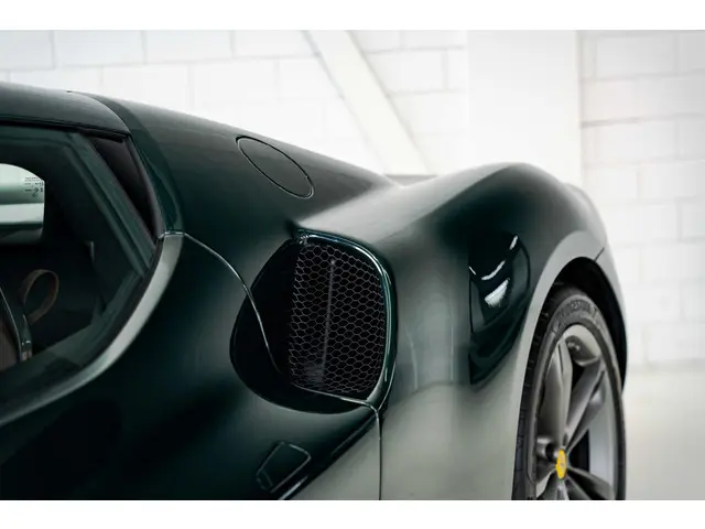 Ferrari 296