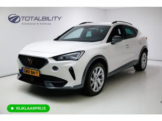 CUPRA Formentor 1.4 TSI e-Hybrid Business 204 PK | Trekhaak | Stoelverwarming | Adaptive cruise | St...