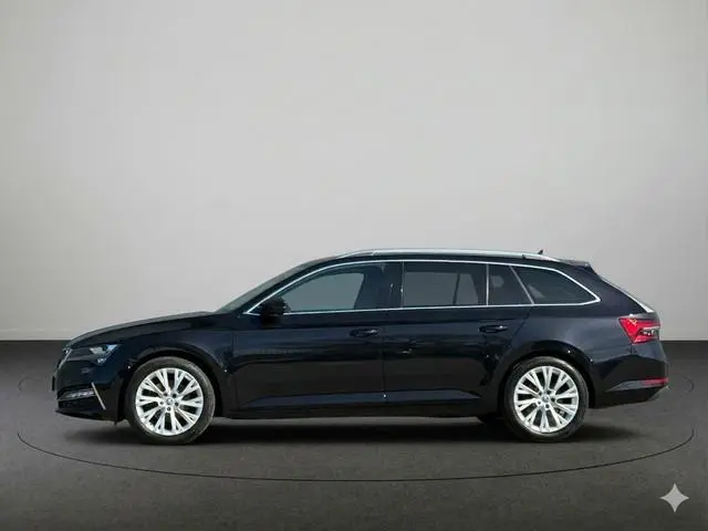Skoda Superb Combi 1.4 TSI iV Style SOH 94.67%| 218 pk Automaat (DSG) | Navigatie | Trekhaak (wegkla...