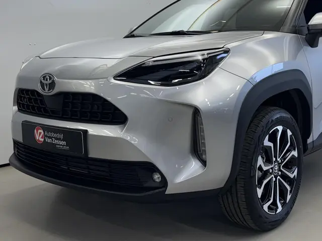 Toyota Yaris Cross 1.5 Hybrid 130 Dynamic | Ongebruikt | PDC V+A | Stuur- Stoelverwarming | Dodehoek...