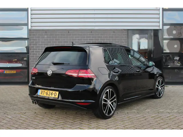 Volkswagen Golf 2.0 TDI GTD / Panoramadak / Led / Stoelverwarming