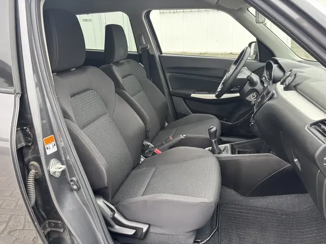 Suzuki Swift 1.2 Comfort Smart Hybrid Carplay Camera Adaptive Cruise