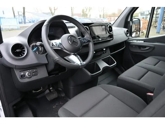 Mercedes-Benz eSprinter