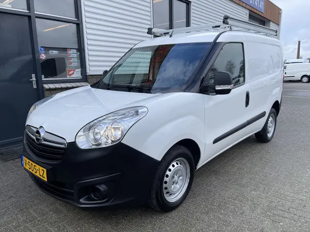 Opel Combo 1.3 CDTi L1H1 Edition / vaste prijs rijklaar € 7.950 ex btw / lease vanaf € 182 / airco / imperial / schuifdeur / lat om lat betimmering / euro 6 diesel !