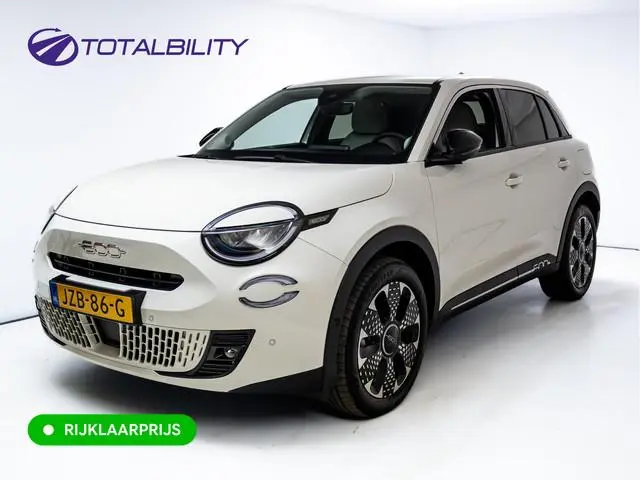 Fiat 600 1.2 Hybrid La Prima | Leer | Stoelverw. | Camera | Adap. Cruise | Sfeerverlichting | Elec....