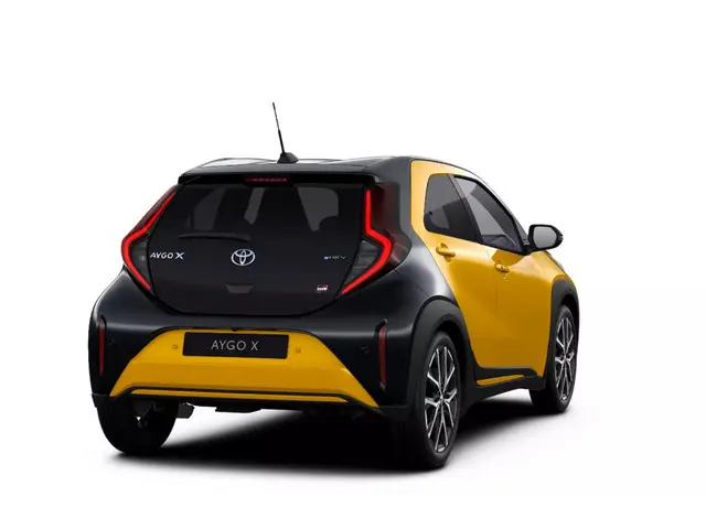 Toyota Aygo X Hybrid 115 GR Sport, Snel leverbaar, JBL Audio, Apple Carplay / Android Auto, Parkeersensoren, Keyless Entry!!