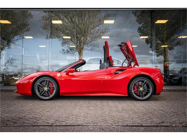 Ferrari 488
