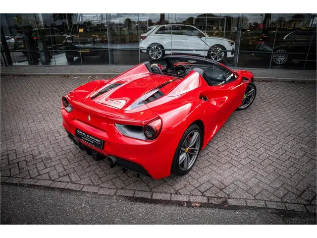 Ferrari 488