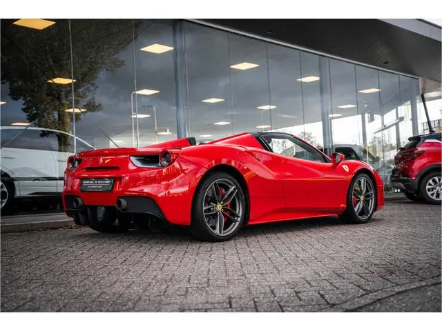 Ferrari 488
