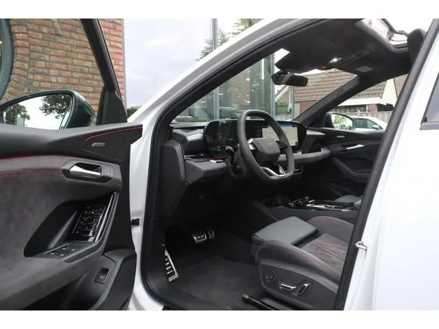 Audi SQ6 e-tron