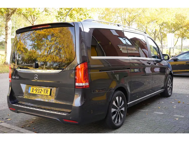 Mercedes-Benz EQV 300 L2 Avantgarde 90 kWh / 94,8% SOH /BTW/ Elektrische Deuren / 8 Persoons / Camera / Distronic /