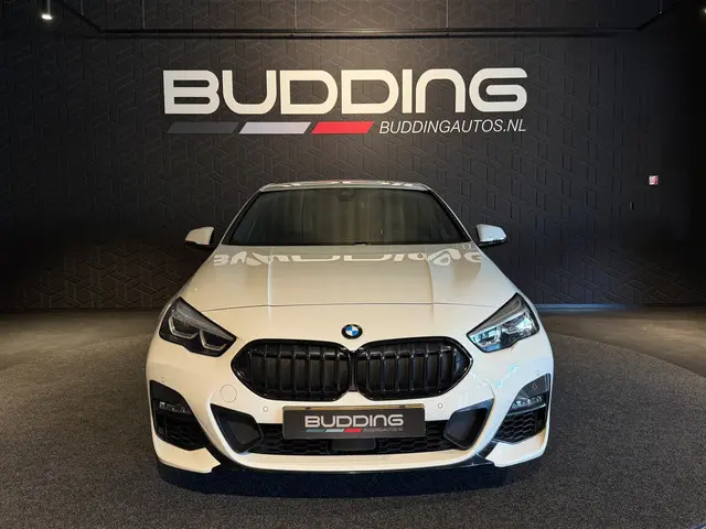 BMW 2-serie Gran Coupé 218i High Exe | M-sport | Camera | Maxton-pakket