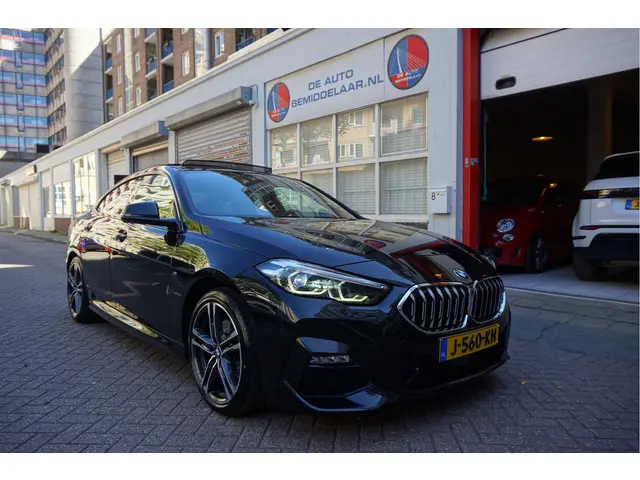 BMW 2-serie Gran Coupé 218i High Executive M-SPORT | Pano-dak | Sfeer | Adaptive + Lane | Apple CarP...
