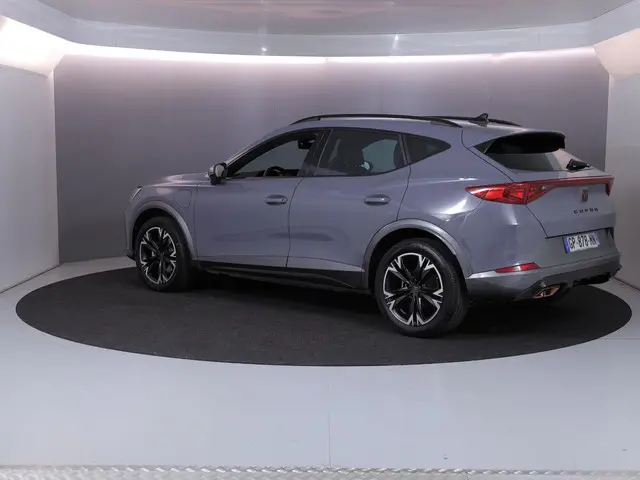 CUPRA Formentor 1.4 e-Hybrid Business 204 pk Automaat (DSG) | Navigatie | Parkeersensoren (Park assi...