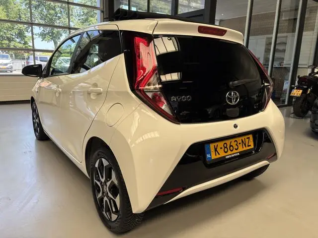 Toyota Aygo 1.0 VVT-i x-joy Airco, Cruise, Cabrio, Carplay Navi