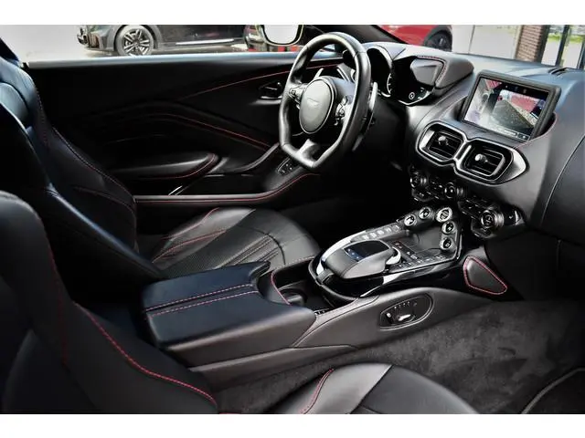 Aston Martin V8 Vantage