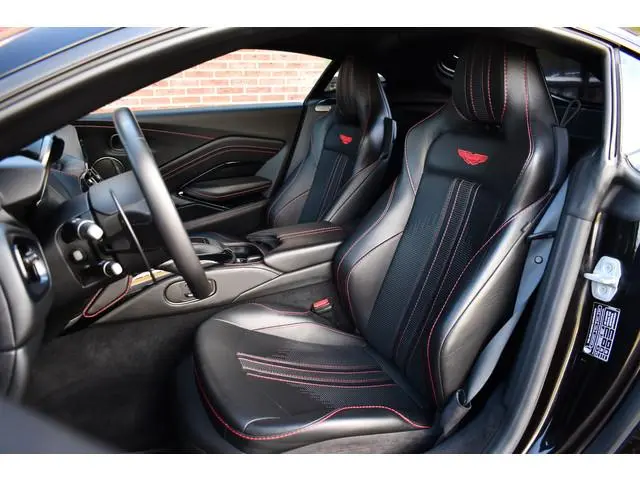 Aston Martin V8 Vantage
