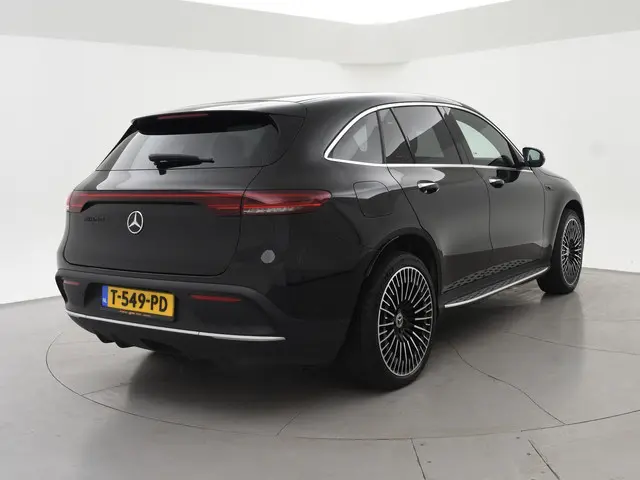 Mercedes-Benz EQC 400 4MATIC 408 PK AMG LINE 97% SOH + 21 INCH | SCHUIFDAK | HEAD-UP | TREKHAAK | 36...