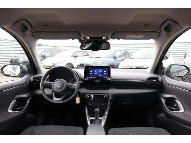Toyota Yaris 1.5 Hybrid 115 Active Limited, Stoel & stuurverwarming, parkeersensoren