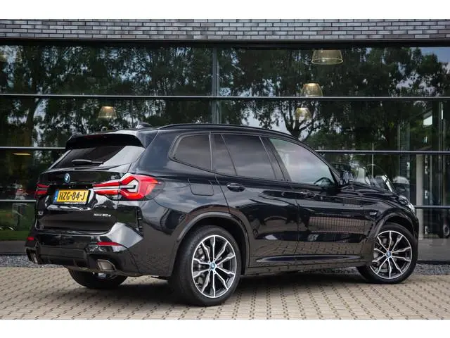 BMW X3 xDrive30e High Executive M-Sport , Panoramadak, Trekhaak, 360°camera,