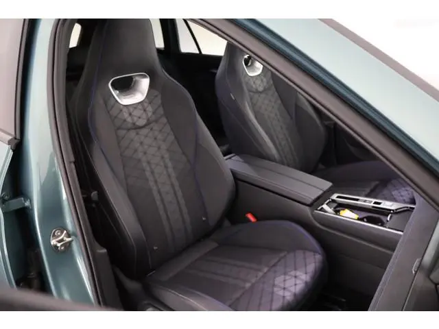 Volkswagen Passat Variant 1.5 272pk eHybrid R-Line Business Black Style Trekhaak 360Camera harman/ka...
