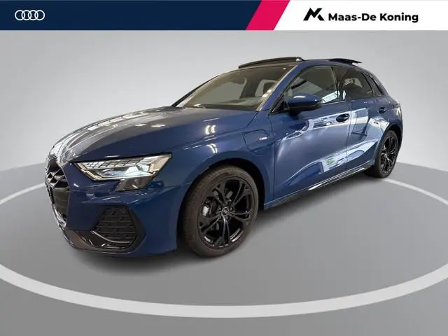 Audi A3 Sportback 40 TFSIe 204pk S-Tronic S edition · Panoramadak · Camera · Sonos Sound · Dodehoeks...