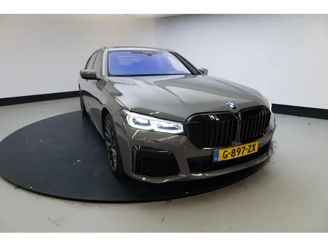 BMW 7-serie 745e High Executive | M Sportpakket | Co Pilot |