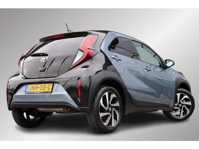 Toyota Aygo X 1.0 VVT-i MT Pulse Limited, Apple carplay, Parkeercamera, Stoelverwarming.