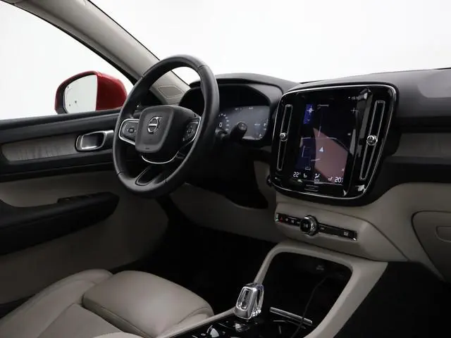 Volvo XC40 1.5 T4 RECHARGE 211 PK AUT. INSCRIPTION + TREKHAAK | LEDER | HARMAN/KARDON | STOELVERW. V...