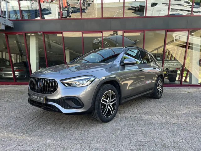 Mercedes-Benz GLA-klasse 200 Business Solution Luxury | CC | PDC | Sfeerverl. | Stoelverw. | Camera...