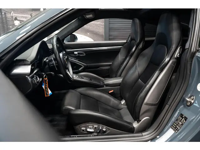 Porsche 911 3.0 Carrera 4S *Vierwielbesturing / Lift-systeem / Sport-Chrono / Schuif-/kanteldak / Sp...