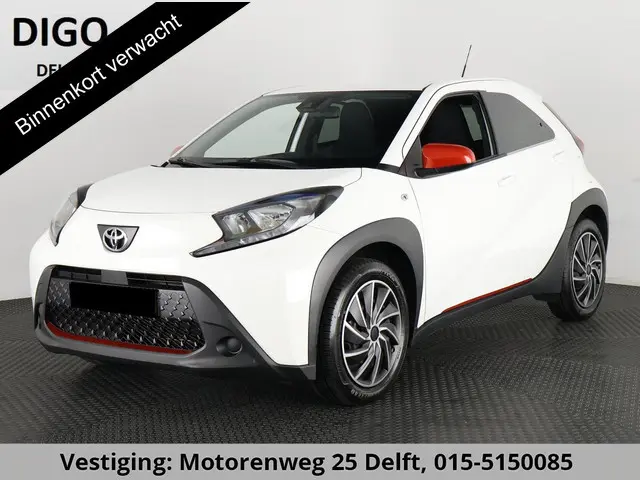 Toyota Aygo X 1.0 BLACK & WHITE SPECIAL EDITION GARANTIE 6-2033 CARPLAY NAVIGATIE.ADAPTIEVE CRUISE....
