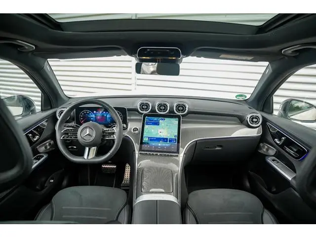 Mercedes-Benz GLC-klasse 300de 4MATIC AMG Line Edition | Panorama | Burmester 3D | Distronic | Trekh...
